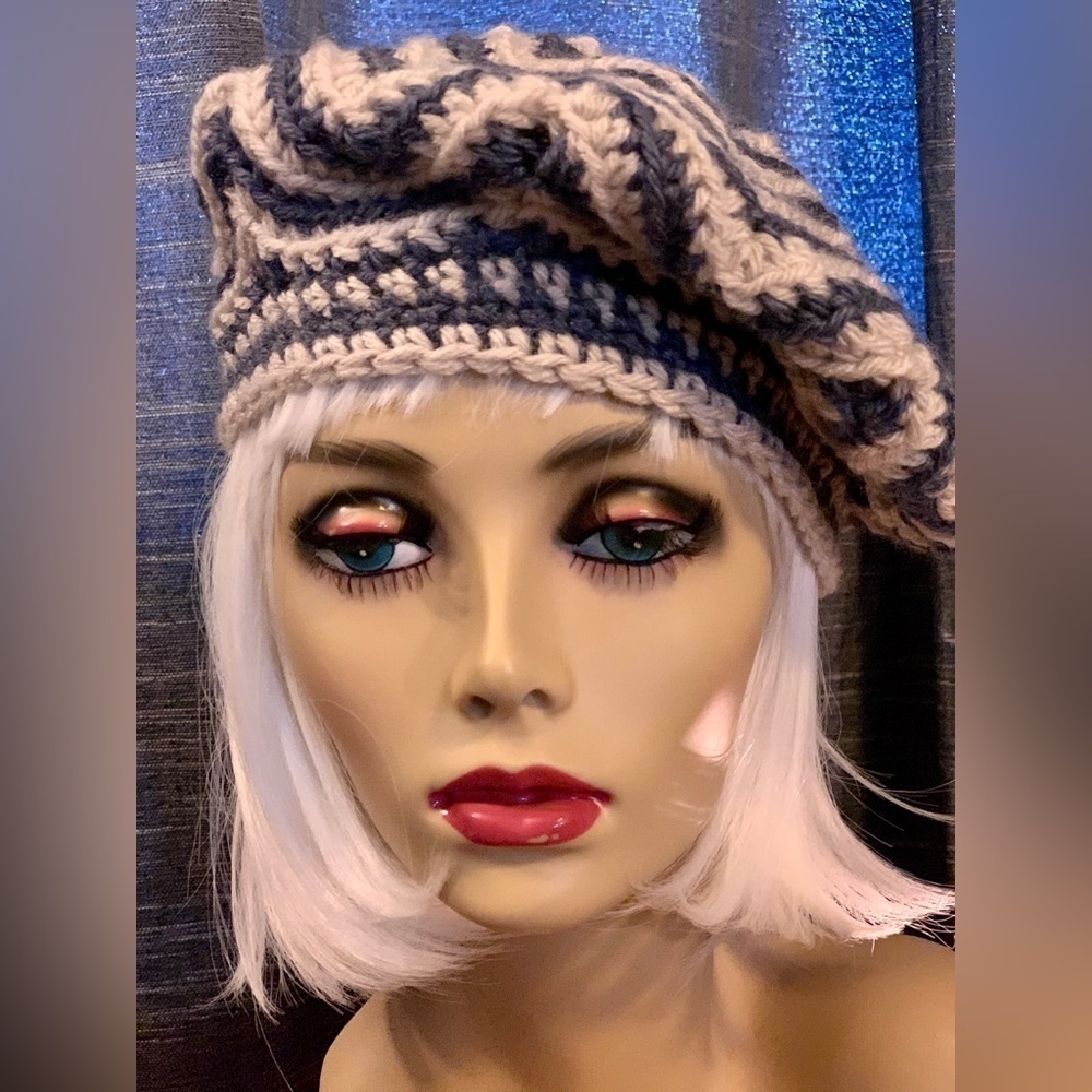 Handmade Unisex Knit Crochet Beret Hat Teen Adult OS Blue White